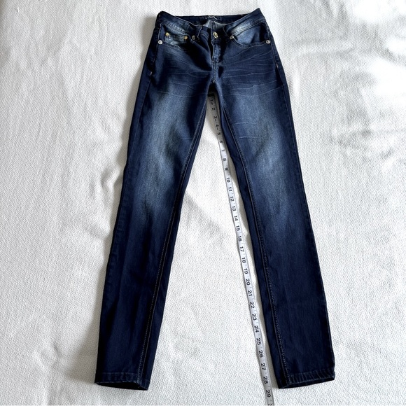 YMI Faded Semi-Stretch Dark-wash Skinny Jeans. Junior’s Size 0. Cotton/Spandex - Picture 3 of 7